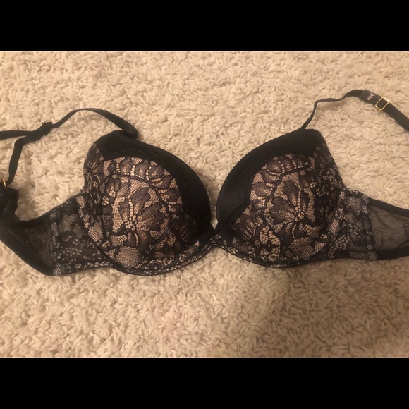 Victoria’s Secret black lace bra - Picture 1 of 3